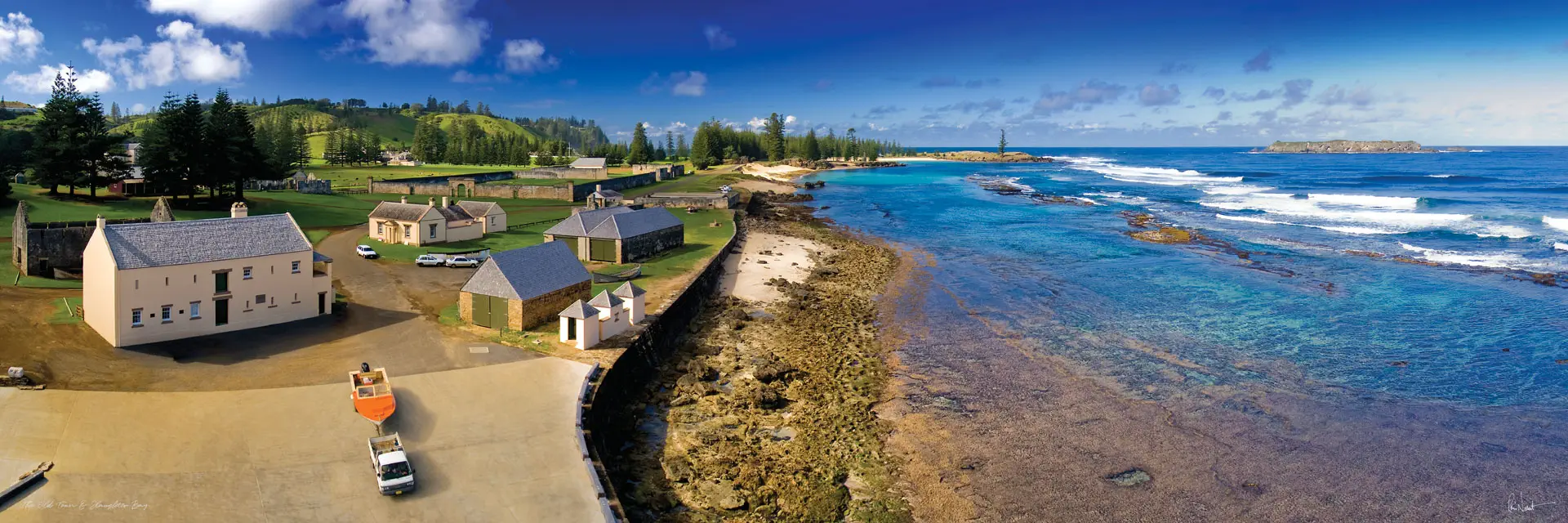 Robin_Nisbet_Panoramic_Old_Town_Kingston_Norfolk_Island1920px
